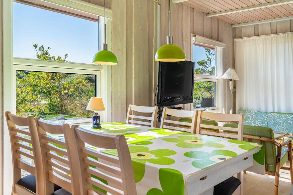 Ferienhaus auf einem schönen, hügeligen Naturgrundstück. in Henne, Varde