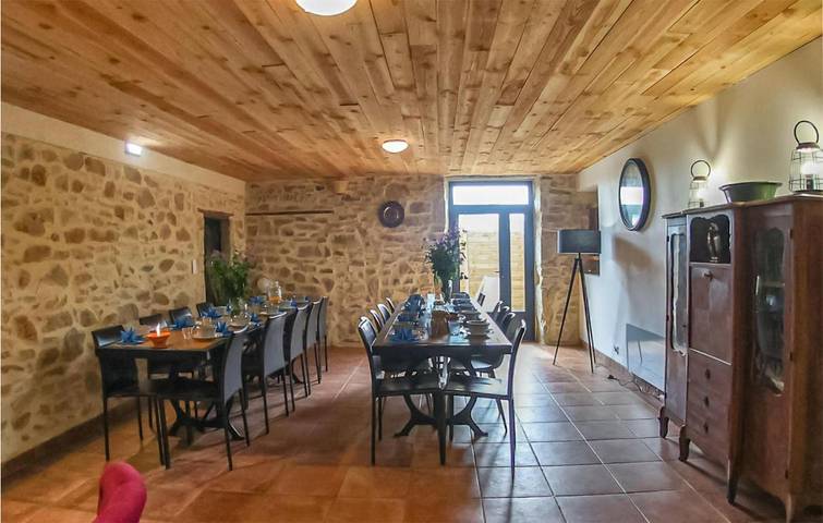 Location de vacances pour 26 personnes, avec piscine ainsi que jardin et terrasse à Bagnols-sur-Cèze - 3