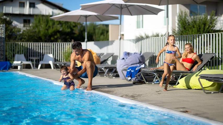 Ferienpark für 4 Personen, mit Garten und Ausblick sowie Pool, mit Haustier in Kärnten - 4