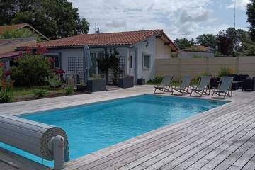 Gîte pour 2 personnes, avec piscine et jardin à Magescq