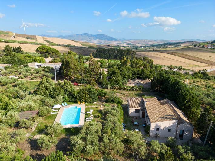 Rustico per 14 persone, con giardino, con animali domestici in Sicilia