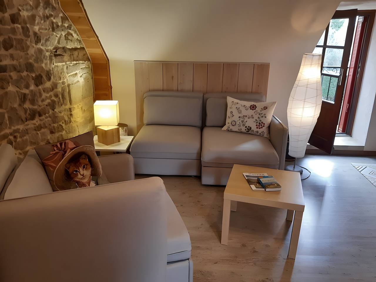 Chambre d’hôtes « Escargot des Bois - Suite Junior » avec piscine, terrasse et Wi-Fi in Igornay, Région d'Autun