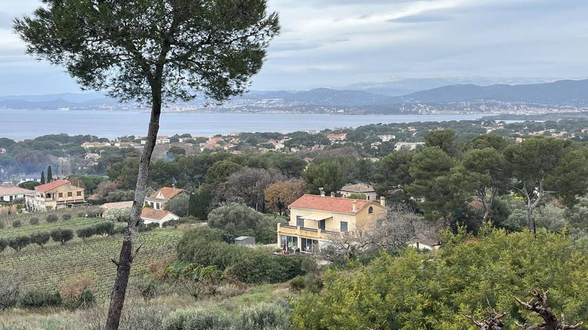 Gîte pour 4 personnes, avec jardin et vue