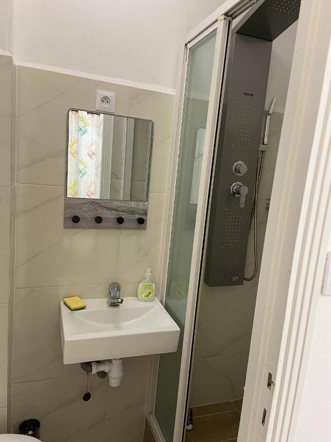 Double Room with Balcony in Prayssac, Quercy