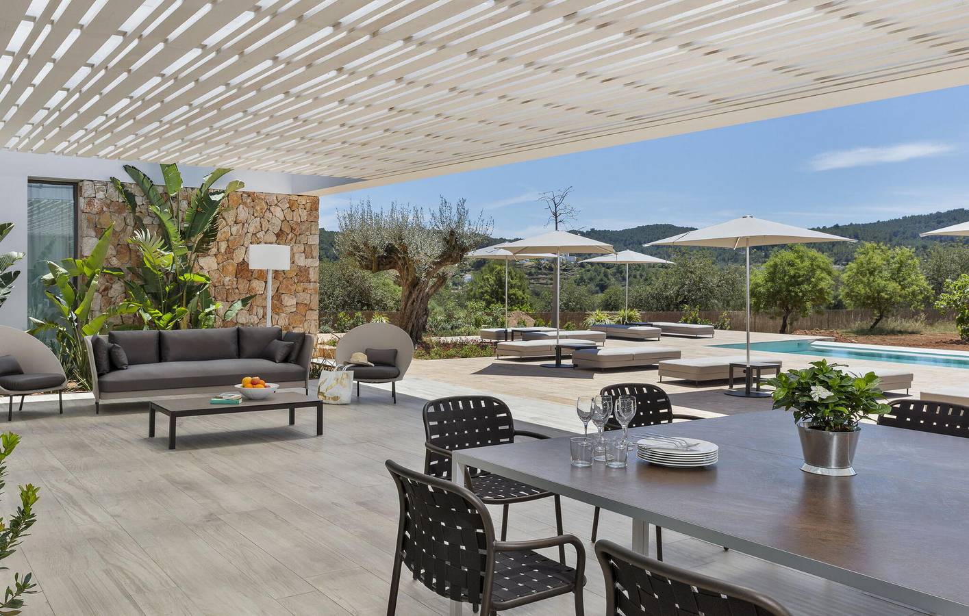 Appartamento moderno con piscina in zona tranquilla, vicino ai ristoranti in Santa Eularia des Riu, Ibiza Est