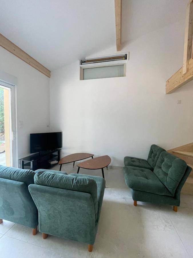 Gîte pour 4 personnes, avec jardin ainsi que piscine et vue, animaux acceptés à Ars-sur-Formans - 3