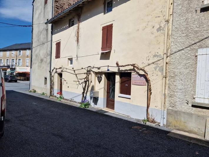 Location de vacances pour 6 personnes, avec piscine à Brassac (Tarn)