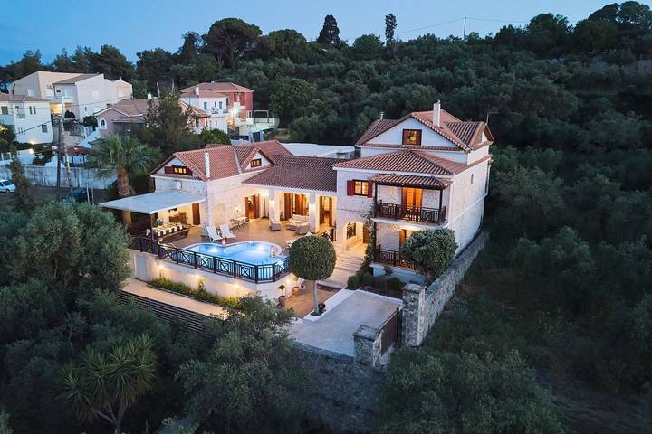 Villa für 12 Personen, mit Balkon und Garten auf Zakynthos