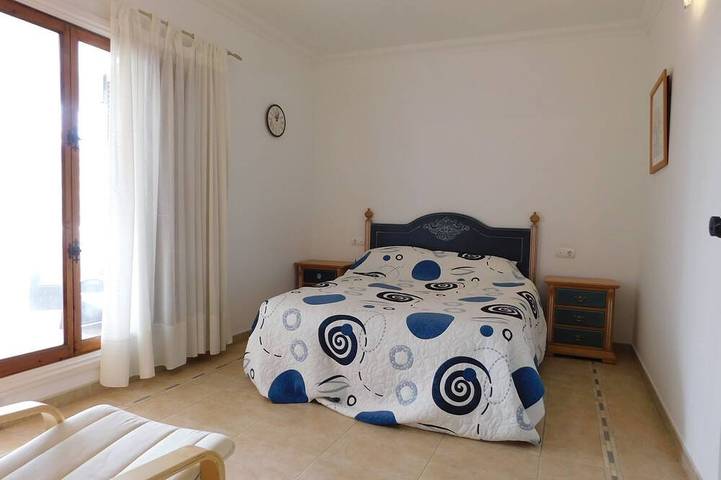 Location de vacances pour 8 personnes, avec jardin et balcon à Cabo Roig - 4