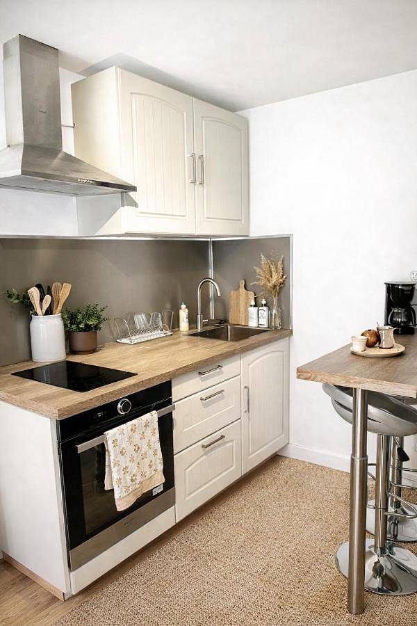 Gîte pour 4 personnes, avec terrasse dans Plage Fabron Bambou Nice - 2