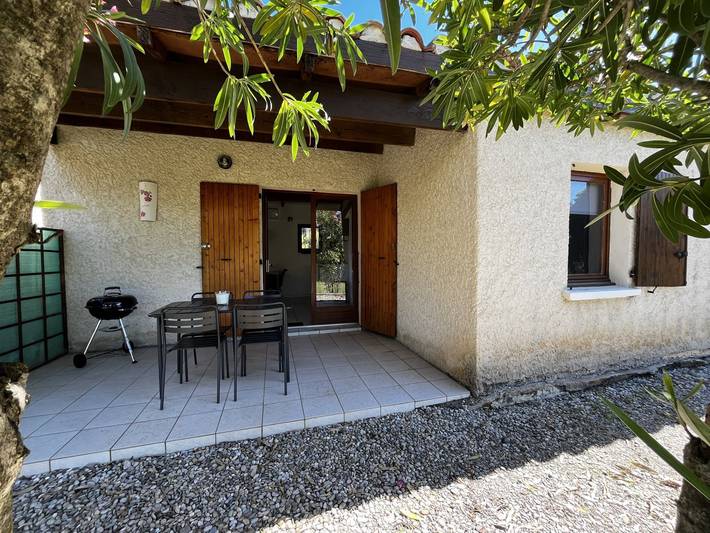 Gîte pour 4 personnes, avec terrasse et jardin