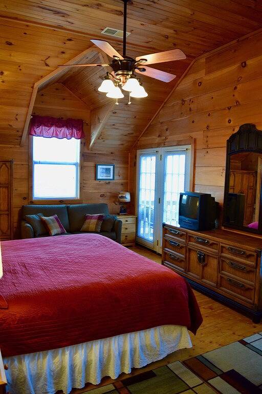 The Morning View Suite im Country Manor Inn in Tuckaleechee, Blount County