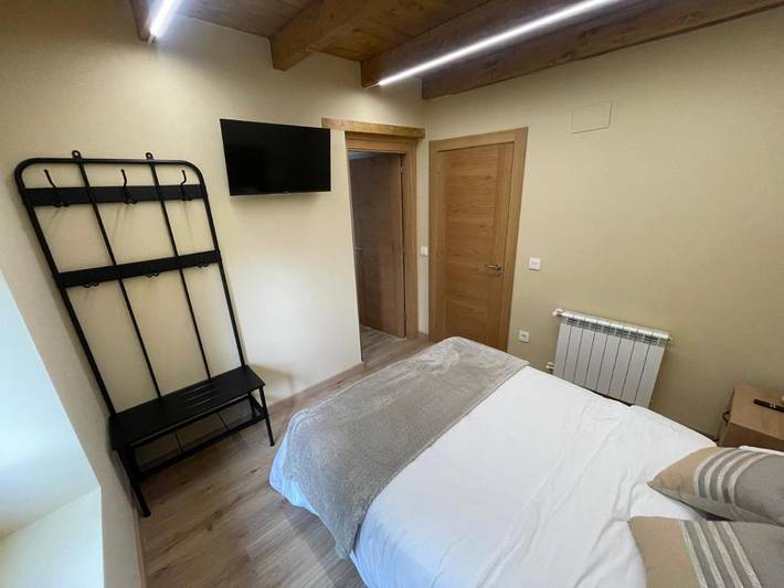 Casa rural para 6 personas, con terraza y vistas, Se admiten mascotas en Cangas del Narcea - 2