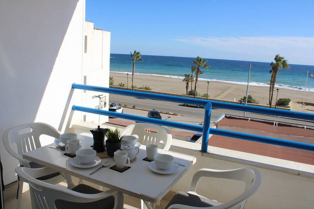 Entire apartment, 2 Bedroom 1 Bathroom Sea Front in Playa de las Ventanicas, Mojácar