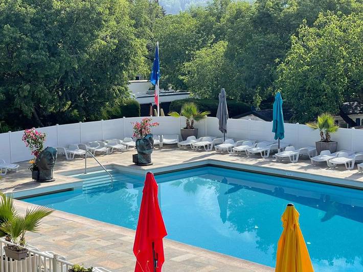 Camping pour 6 personnes, avec Terrasse ainsi que Jardin et Piscine