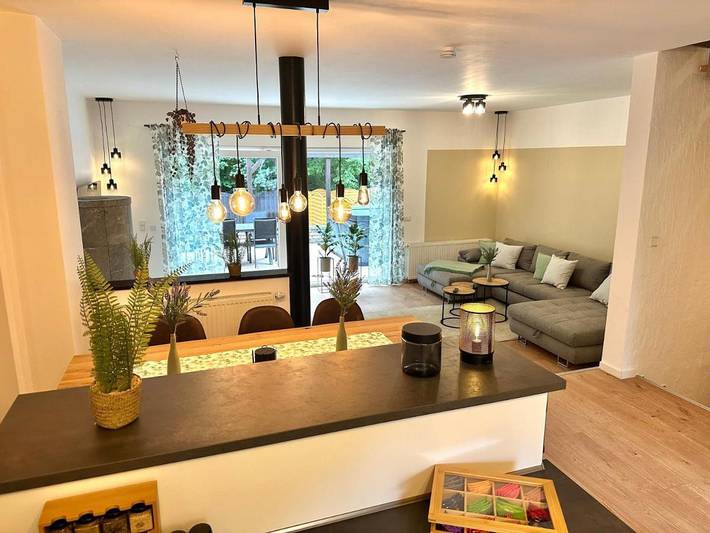 Ferienhaus für 10 Personen, mit Whirlpool und Terrasse sowie Garten und Pool in Stolberg