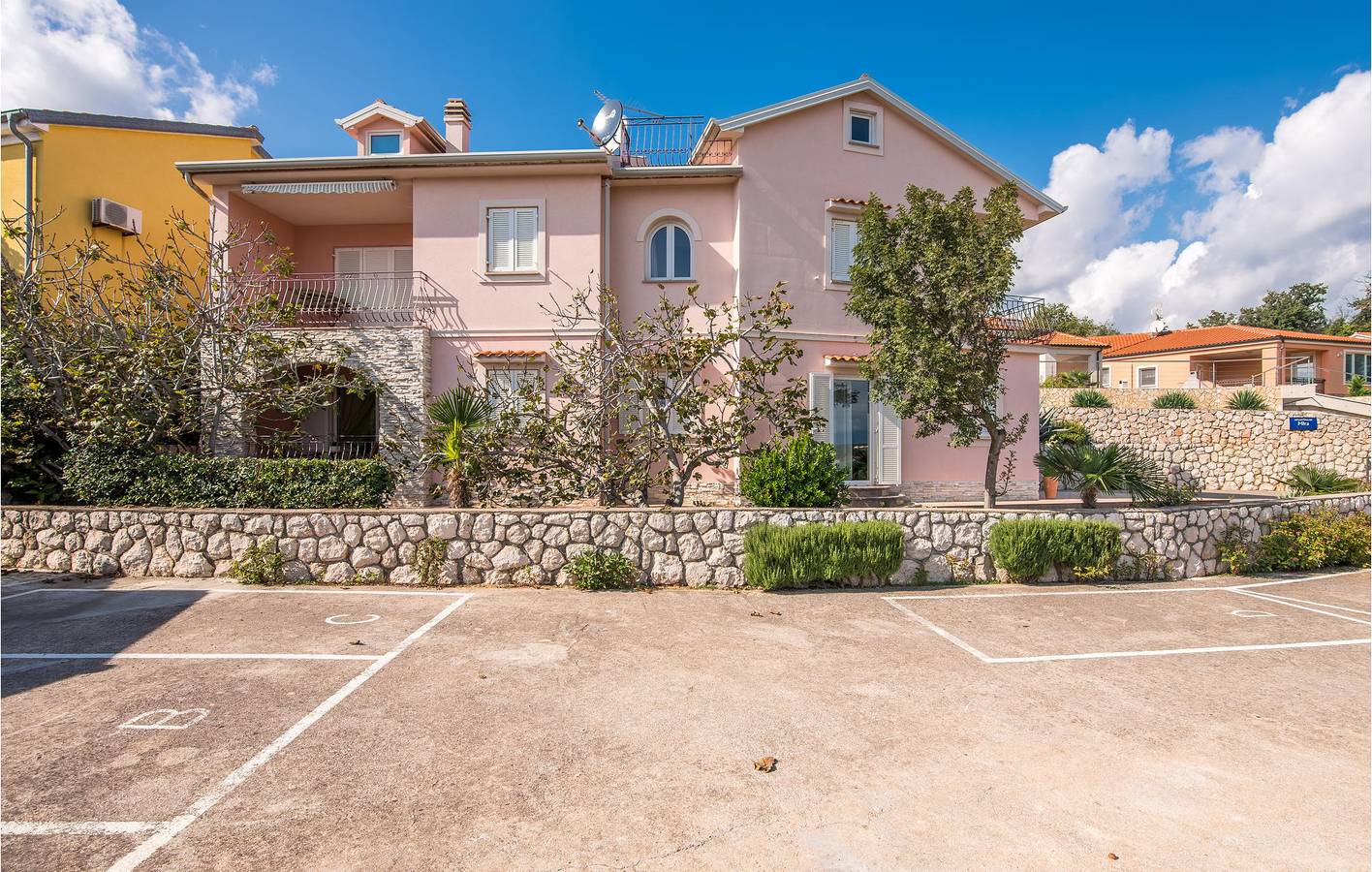 Ganze Ferienwohnung, Ferienwohnung für 4 Personen mit Terrasse in Cizici, Krk