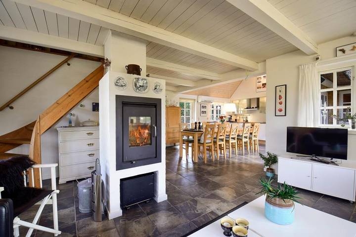 Großes, geschützt liegendes Ferienhaus mit Sauna und Whirlpool in Tim, Ulfborg