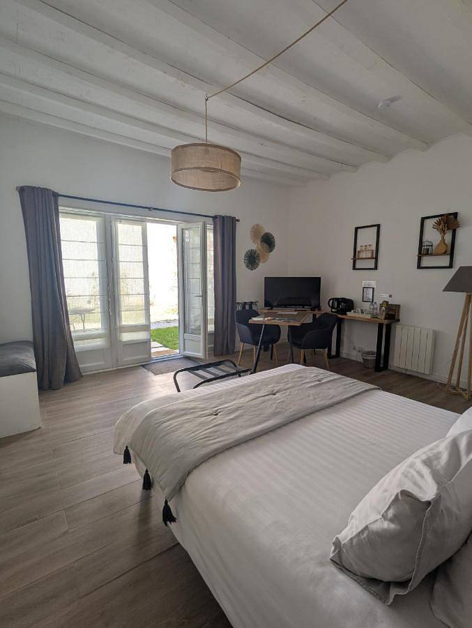 Gîte pour 8 personnes, avec jacuzzi ainsi que jardin et piscine à Soings-en-Sologne - 4