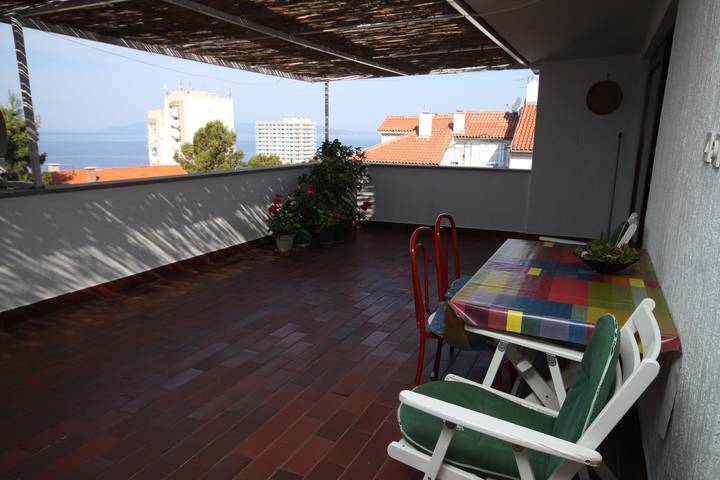 Ferienwohnung für 5 Personen, mit Balkon/Terrasse in Makarska