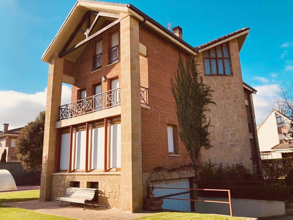 Four-Bedroom House in Haro, Provincia de La Rioja