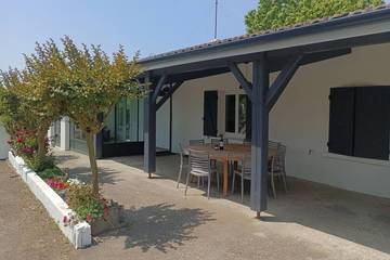 Gîte pour 8 personnes, avec terrasse et jardin à Bégadan