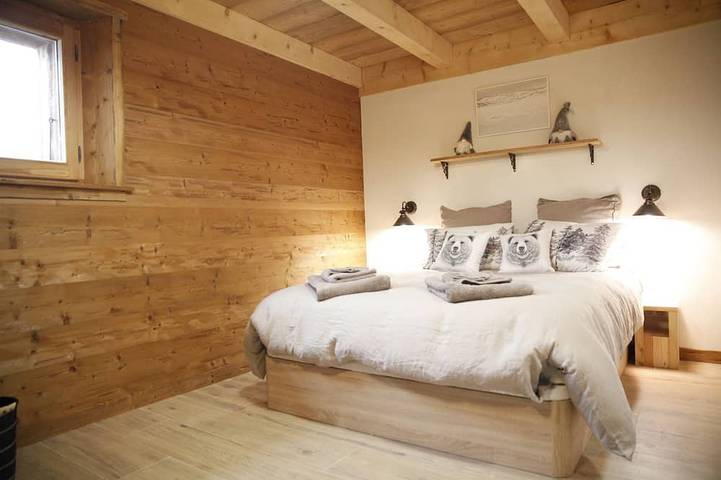 Chalet La Trafolée : summer in the mountain pastures, winter next to the slopes. in Manigod, Annecy region