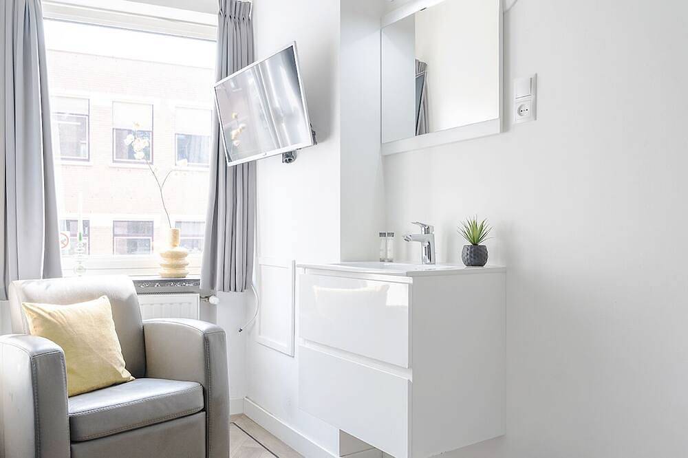 Geheel appartement, Privé-eenpersoonskamer, ideaal gelegen nabij Tilburg's beste hotspots. in Tilburg, Noord-Brabant
