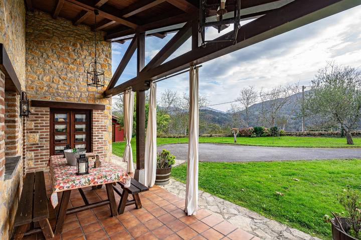 Casa de férias La Milonga com Jardim & Terraço in Belonciu, Piloña