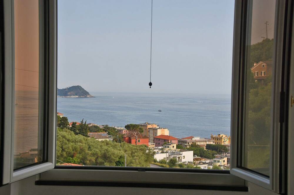 Maiso house nestled between the sea and olive trees in Lavagna, Lavagna Municipality