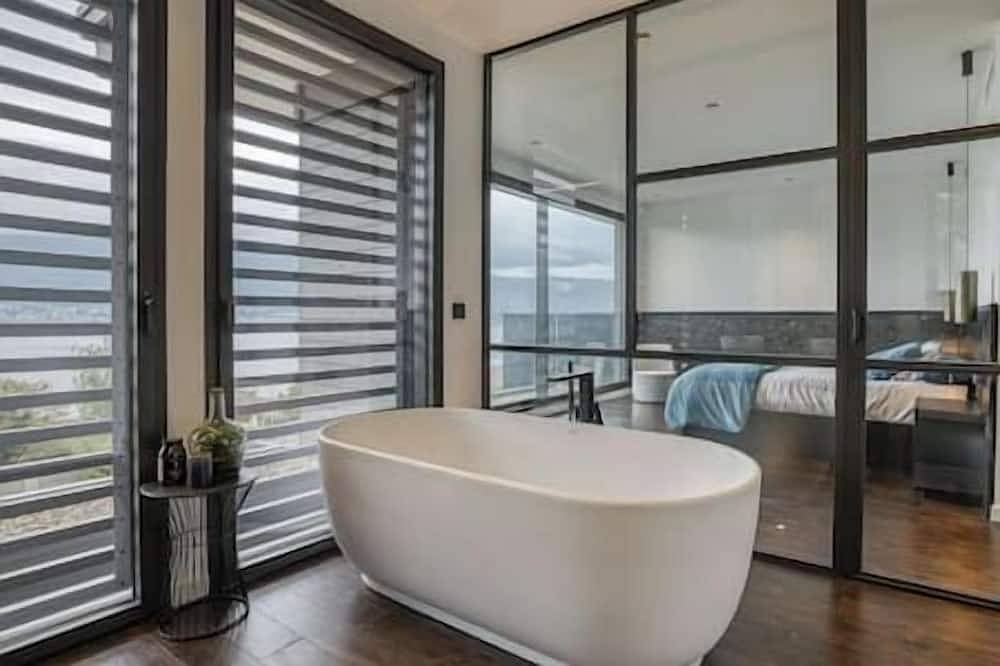 Villa Enjoy - Fünf Schlafzimmer Villa, Schläft 10 in Veyrier-du-Lac, Annecy und Umgebung