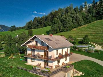 Bauernhaus für 5 Personen, mit Balkon und Garten sowie Seeblick im Salzkammergut