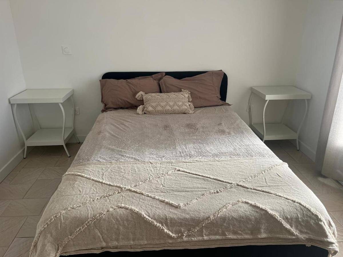 Appartement entier, One-Bedroom Apartment in Le Crès, Côte méditerranéenne (France)