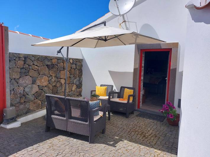 Casa de férias para 2 pessoas, com Varanda e Jardim e ainda Vista para o lago nos Açores