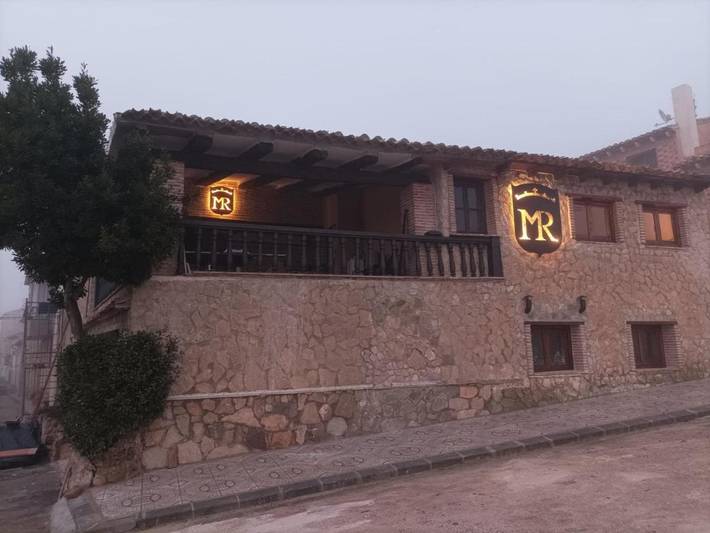 Apartamento para 2 personas, con jacuzzi además de piscina y terraza en Moratalla