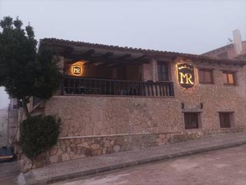 Cottage pour 2 personnes, avec terrasse ainsi que piscine et jacuzzi à Moratalla