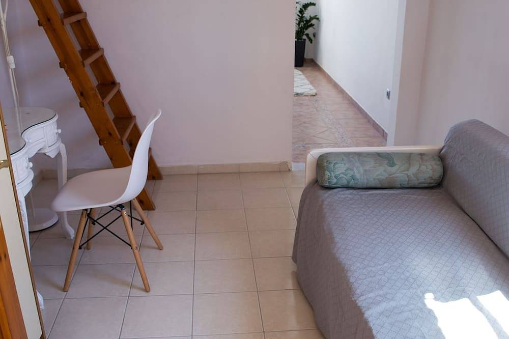 Entire apartment, Beautiful View in Fantastic Location in Firostefani, Thera
