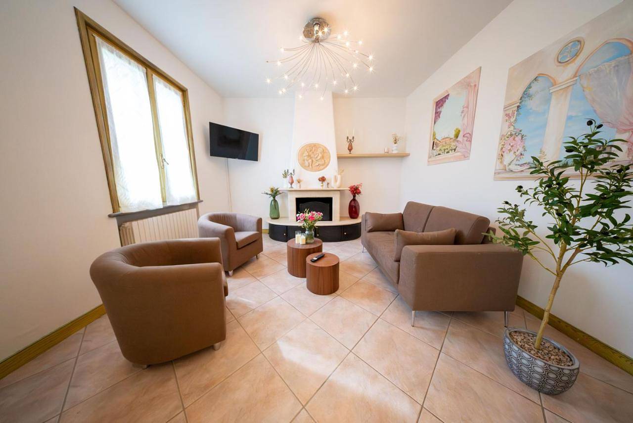 Villa Sun Kiss in Volta Mantovana, Provincia di Mantova