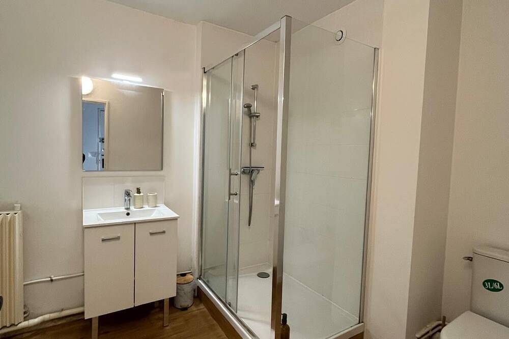Appartement entier, Appartement 2 pièces calme & Lumineux  Vue sur Parc / Tram à 2 minutes à pied in Pessac, Région de Bordeaux