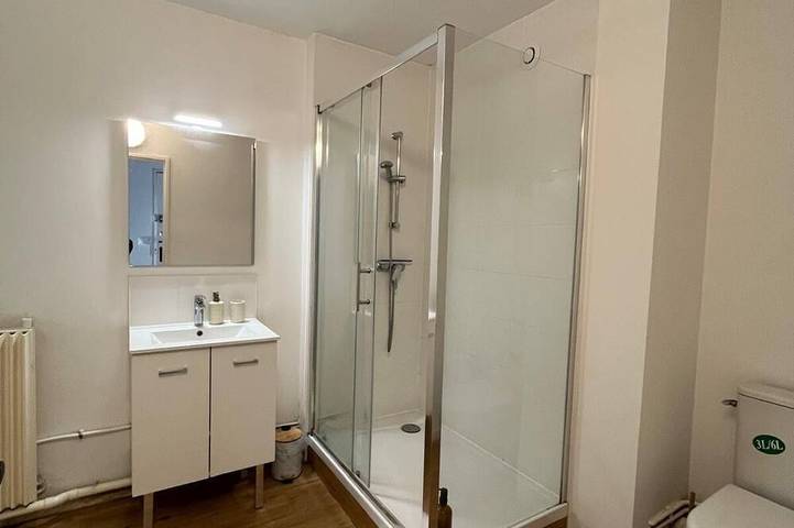 Appartement entier, Appartement 2 pièces calme & Lumineux  Vue sur Parc / Tram à 2 minutes à pied in Pessac, Région de Bordeaux