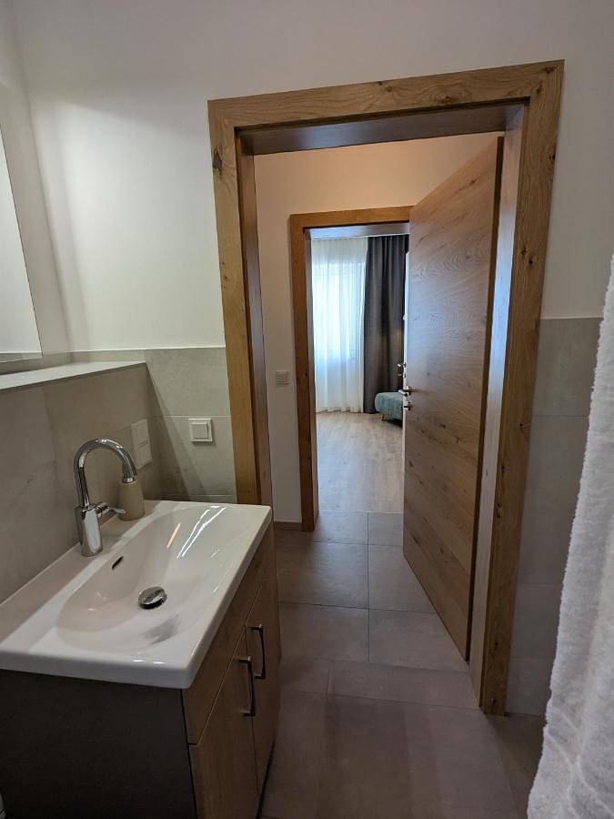Gîte pour 3 personnes, avec terrasse dans Korneubourg - 2