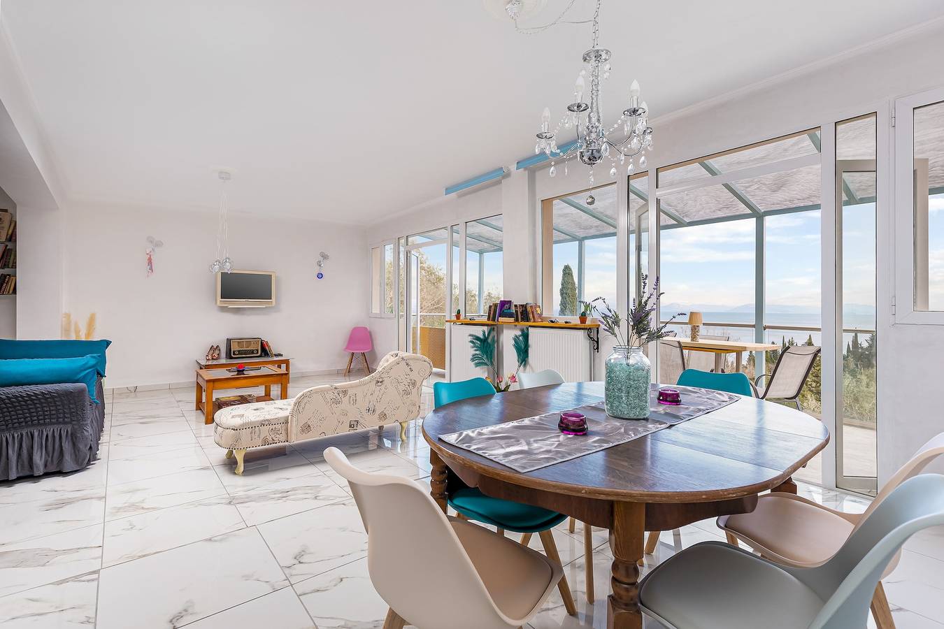 Casa vacanza per 7 persone con balcone in Benitses, Corfu, Corfù