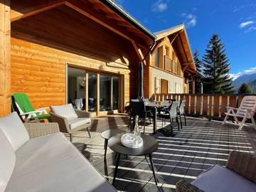 Maison de campagne pour 8 personnes, avec terrasse à Puy-Saint-Pierre
