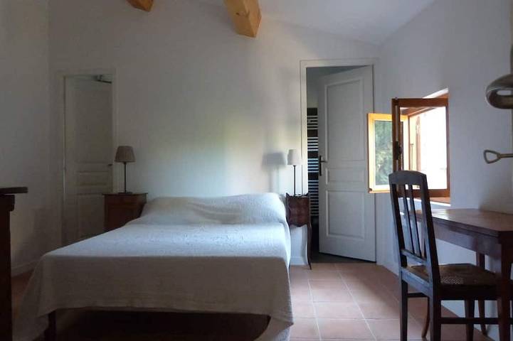 Gîte pour 5 personnes, avec jardin et piscine à Roquevaire - 3
