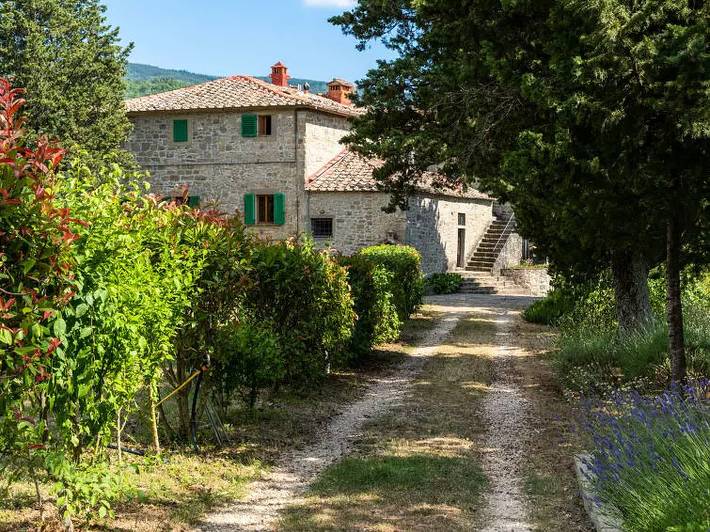 Casa 22 Persone in Londa, Firenze province