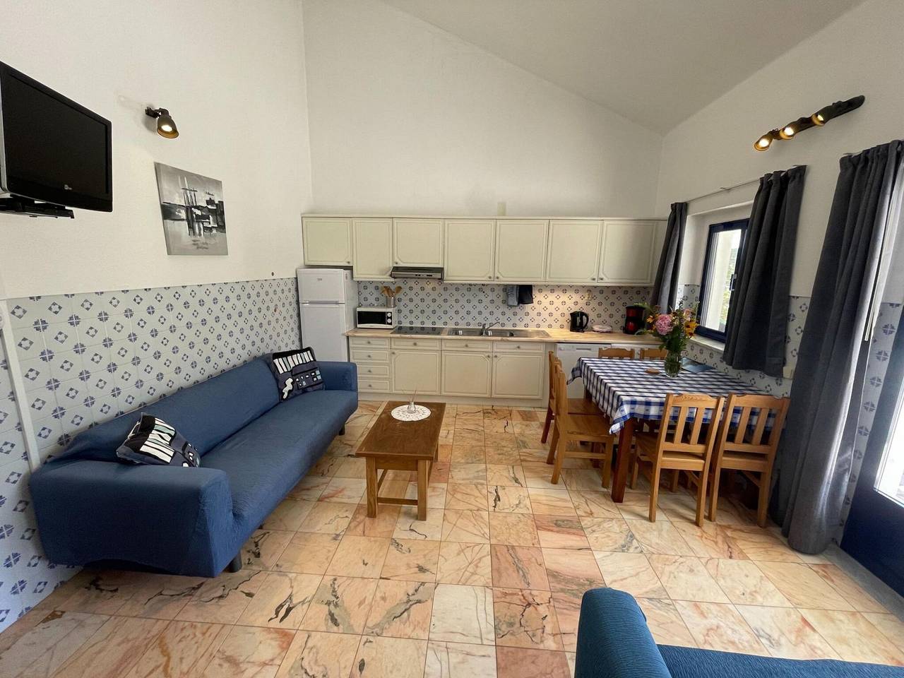 Attached quaint Farmhouse in Montemor-o-Novo with Swimming Pool in Nossa Senhora da Vila, Nossa Senhora do Bispo e Silveiras, District de Évora