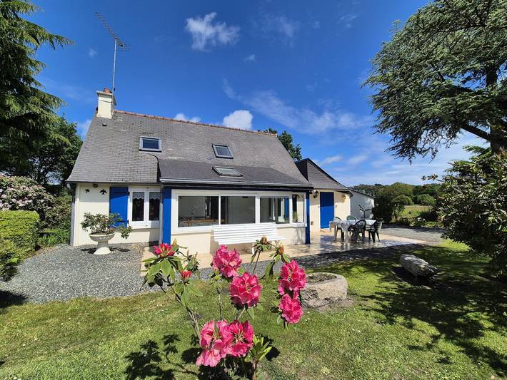 Location de vacances pour 4 personnes, avec Terrasse et Jardin à Plourivo