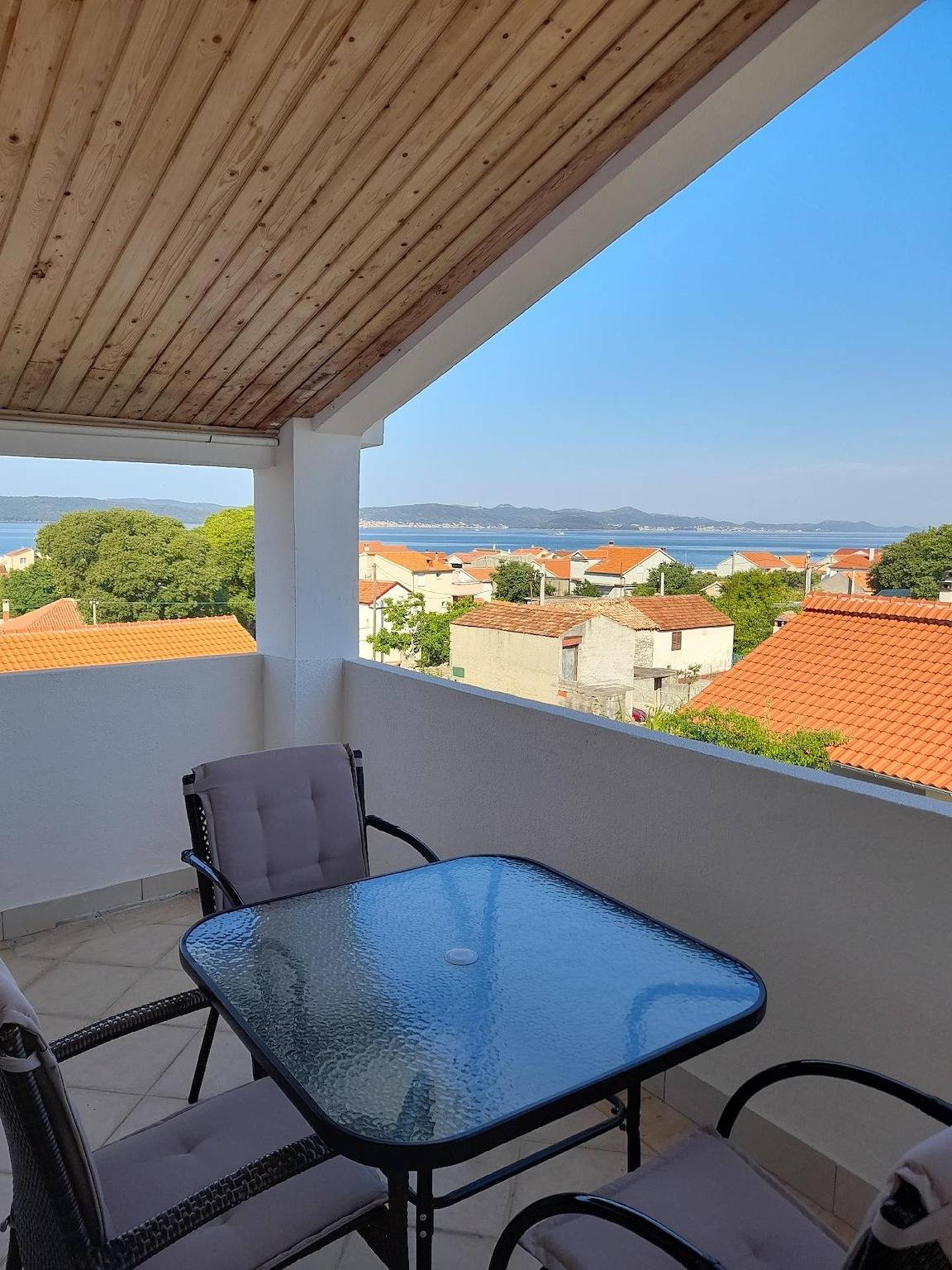 Ganze Ferienwohnung, Wohnung in Bibinje mit privatem Parkplatz und schöner Aussicht in Bibinje, Zadar