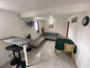 Gîte pour 3 personnes, avec terrasse à Petit-Canal