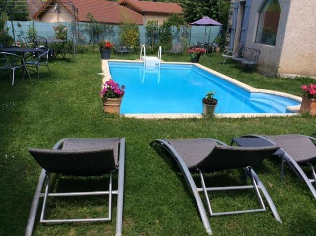 Appartement entier, Apartment with Pool View in Vaulnaveys-le-Haut, Isère
